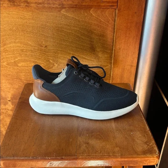 Johnston & Murphy Navy and Brown Sneakers - Picture 2 of 5